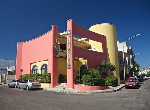 Lo Scacciapensieri Hotel & Restaurant Monteroni di Lecce Ngoại thất bức ảnh