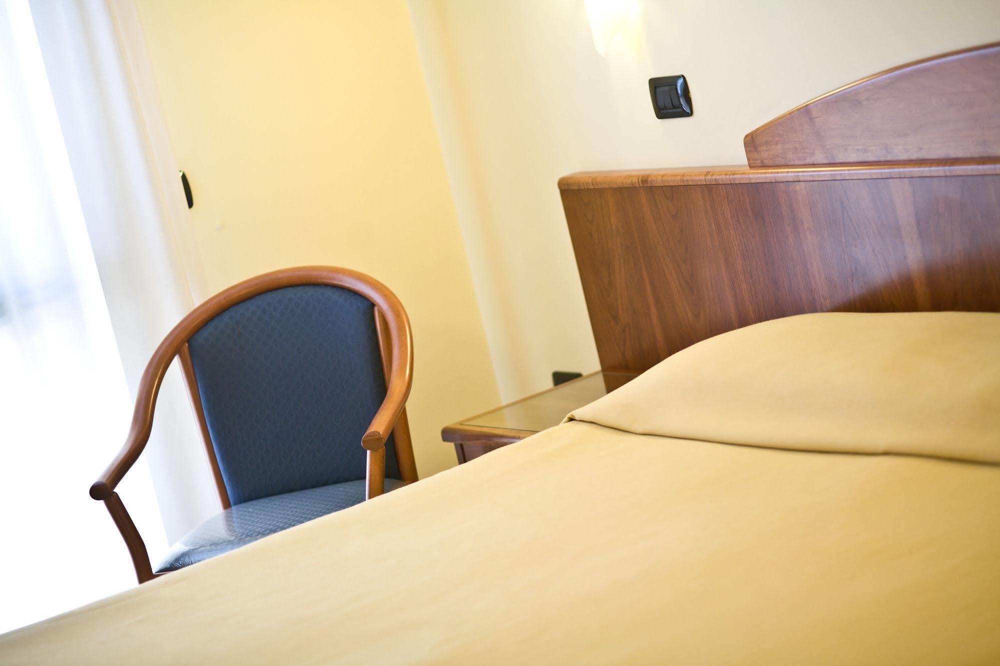 Lo Scacciapensieri Hotel & Restaurant Monteroni di Lecce Ngoại thất bức ảnh