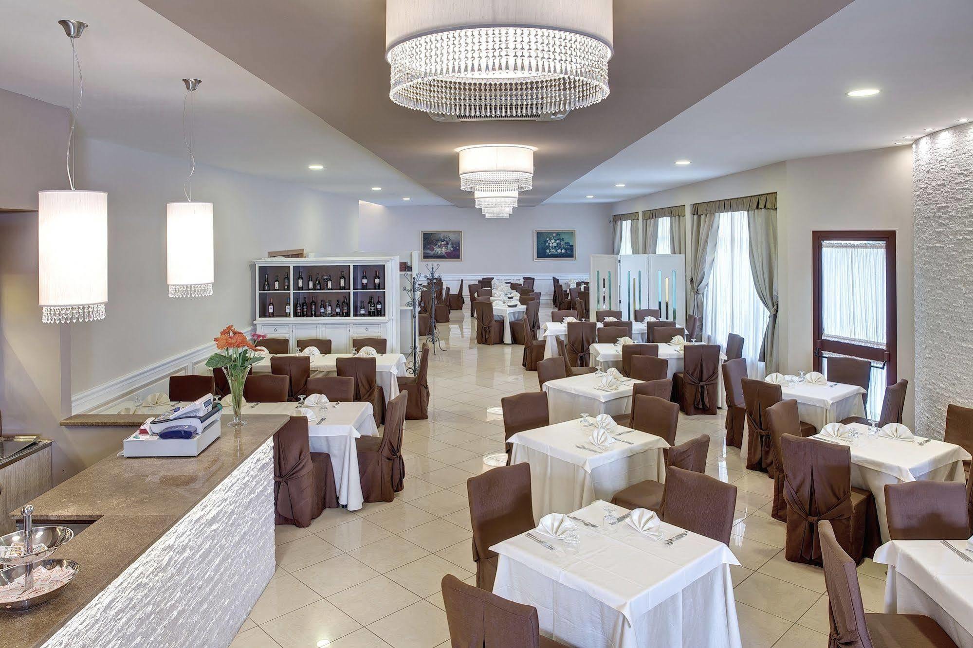 Lo Scacciapensieri Hotel & Restaurant Monteroni di Lecce Ngoại thất bức ảnh
