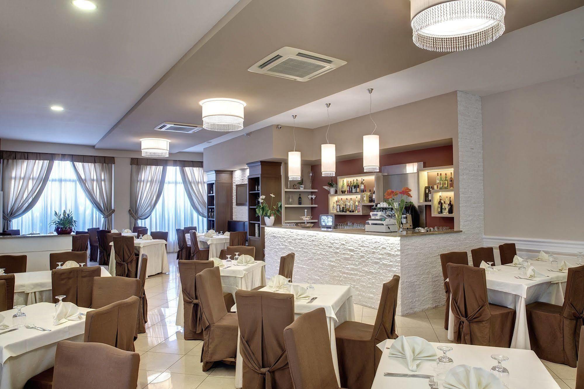 Lo Scacciapensieri Hotel & Restaurant Monteroni di Lecce Ngoại thất bức ảnh